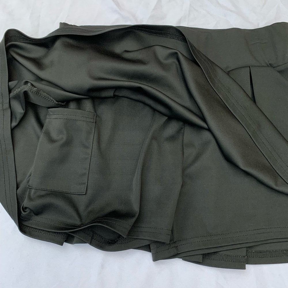 Womens black tennis/golf skirt or skort - Picture 3 of 4